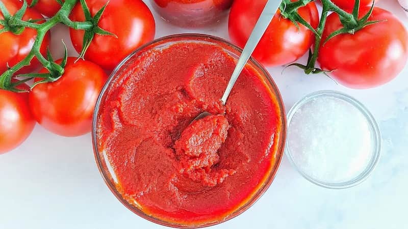 تصویر 1 از رب گوجه فرنگی آتا گزینه ای مناسب برای ایجاد رنگ طبیعی و قوام بهتر در پخت