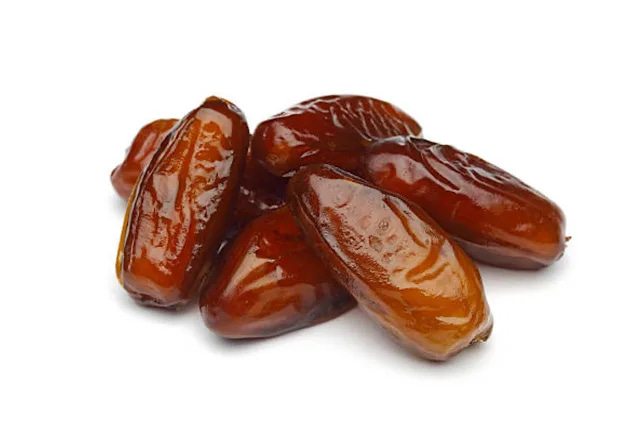 تصویر 4 از خرما زاهدی تازه با طعم شیرین و طبیعی