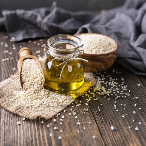 تصویر 4 از روغن کنجد میلانو استخراج شده از دانه‌های تازه کنجد با کیفیت بالا