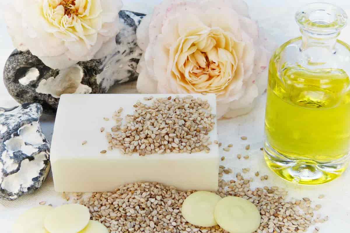 روغن کنجد برای پوست با ترکیبات گیاهی مناسب روتین زیبایی