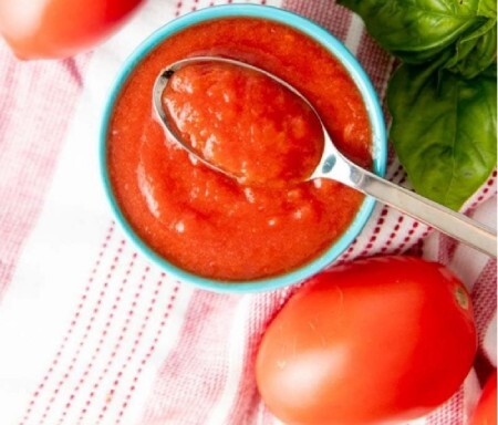 تصویر 1 از رب گوجه فرنگی طبیعت با رنگ خاص مناسب پخت خورشت و سس