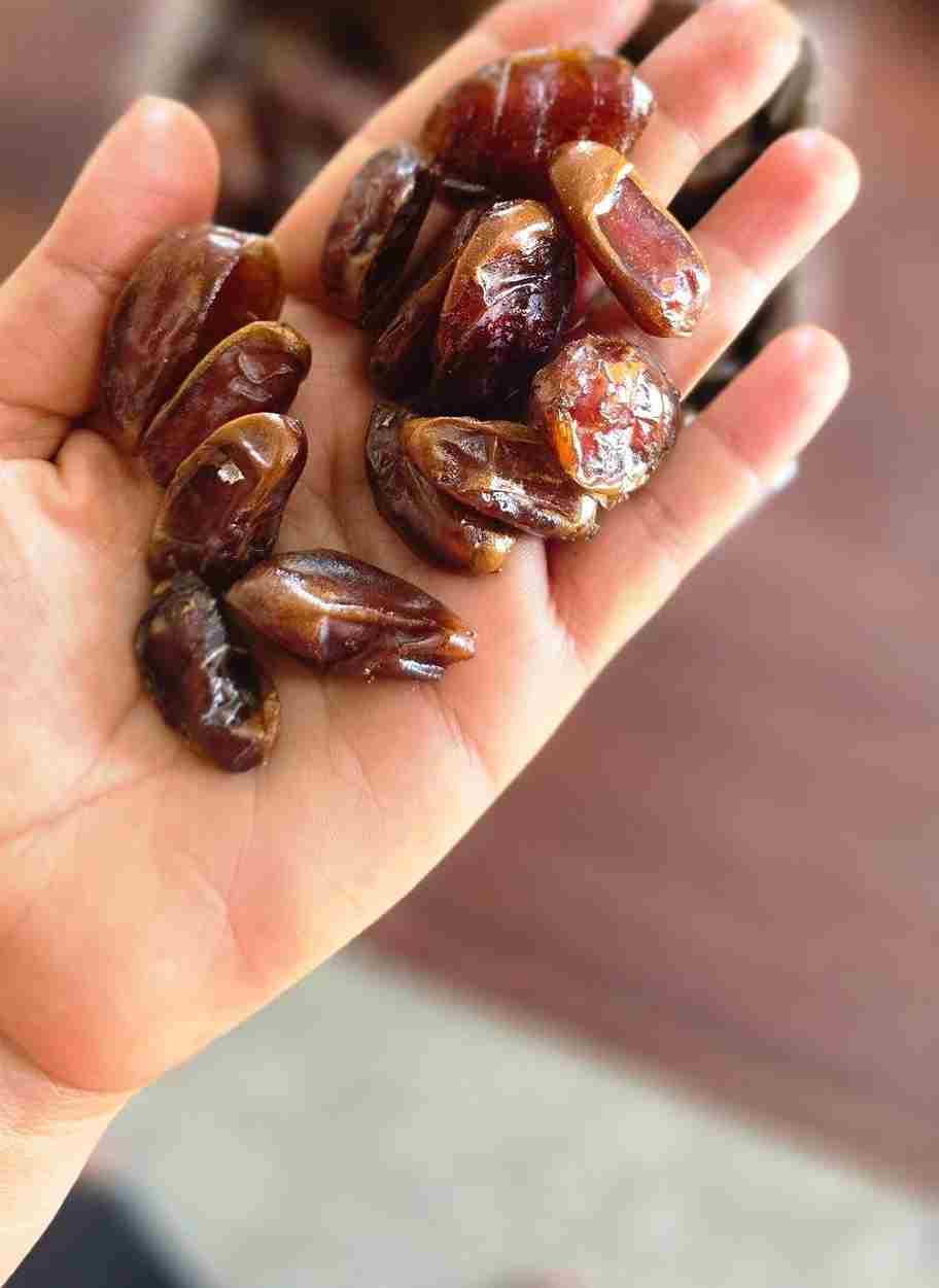 تصویر 2 از خرما زاهدی بدون هسته آماده مصرف روزانه