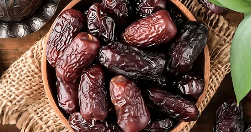 تصویر 2 از خرما مضافتی ستاره سیاه با کیفیت ممتاز و ظاهر چشم نواز