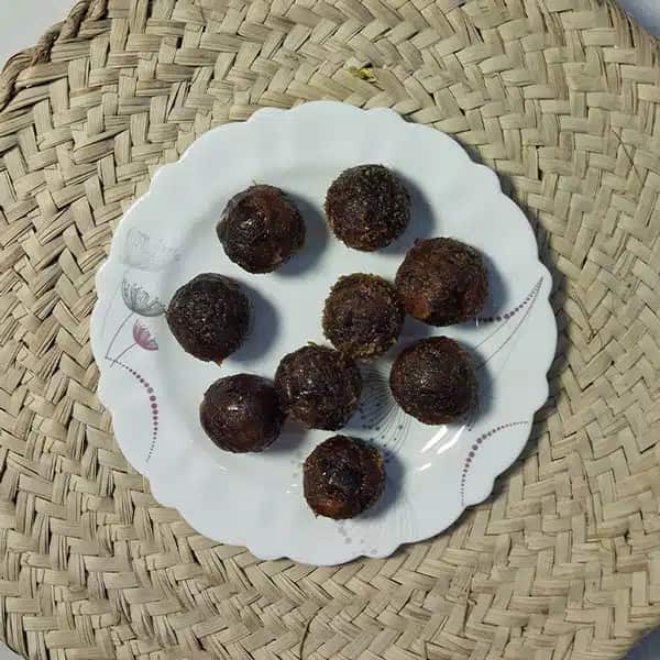 خرما ارده کالری مناسب در کنار ارزش غذایی بالا