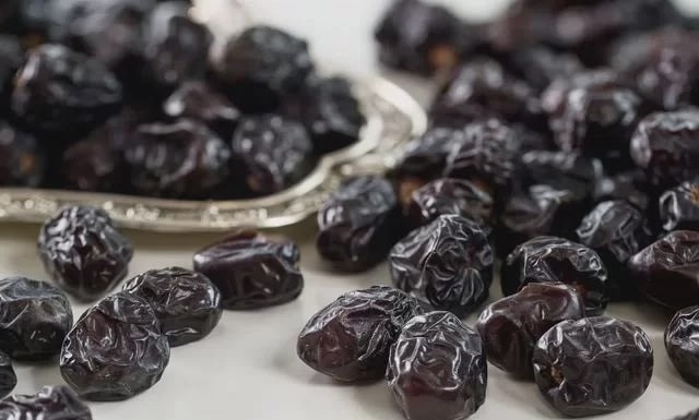 تصویر 3 از خرما مضافتی نخل نواب انتخابی مناسب برای فروشگاه های تخصصی خشکبار