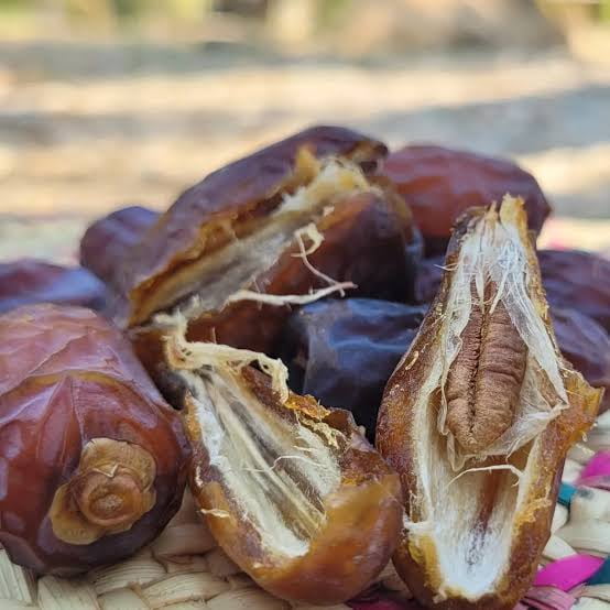 تصویر 3 از خرما پیارم هرمزگان مناسب بازار داخلی و صادرات با بافت نیمه خشک و ماندگاری بالا