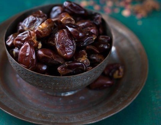 تصویر 4 از خرما مضافتی پانی با طعم شیرین طبیعی و بافتی لطیف و یکدست
