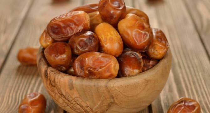 تصویر 3 از خرما زاهدی فراشبند با کیفیت منتخب از نخلستان های جنوب