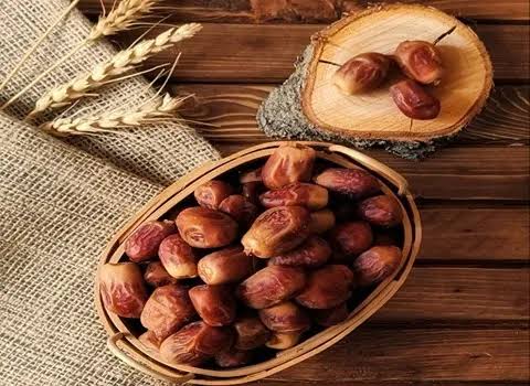 تصویر 2 از خرما زاهدی نرم انتخابی مناسب برای فروشگاه های خشکبار و صنایع غذایی