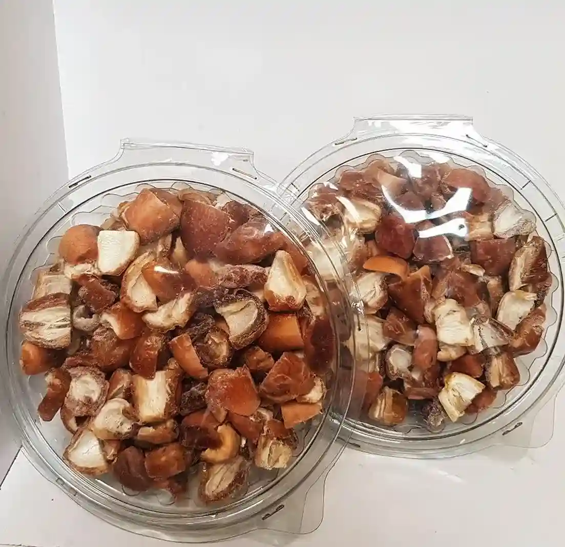 چیپس خرما زنجبیلی طبیعی با طعم شیرین مناسب میان وعده سالم