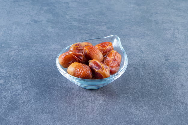 خرما زاهدی مروارید انتخابی مناسب برای مراکز بسته بندی و صنایع غذایی