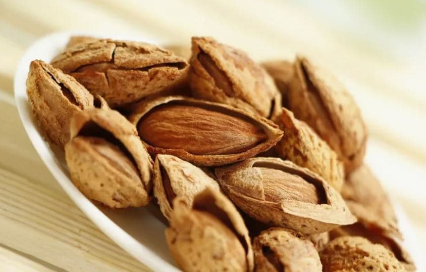 تصویر 3 از بادام سنگی پوست نازک مناسب آجیل و شیرینی پزی