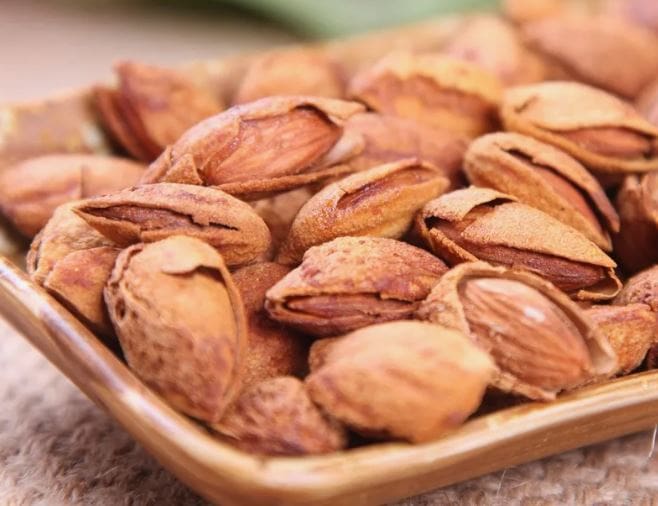 تصویر 4 از بادام سنگی پوست نازک مناسب آجیل و شیرینی پزی