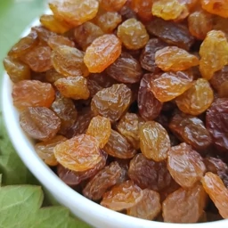 تصویر 4 از کشمش پلویی اردکان خوش رنگ مناسب غذاهای سنتی ایرانی