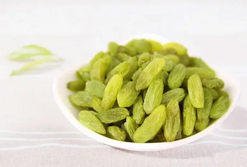 کشمش آفتابی کاشمر مرغوب با طعم شیرین طبیعی