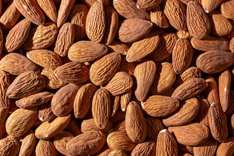 تصویر 1 از بادام مامایی اصفهان با مغز درشت و کیفیت تضمینی