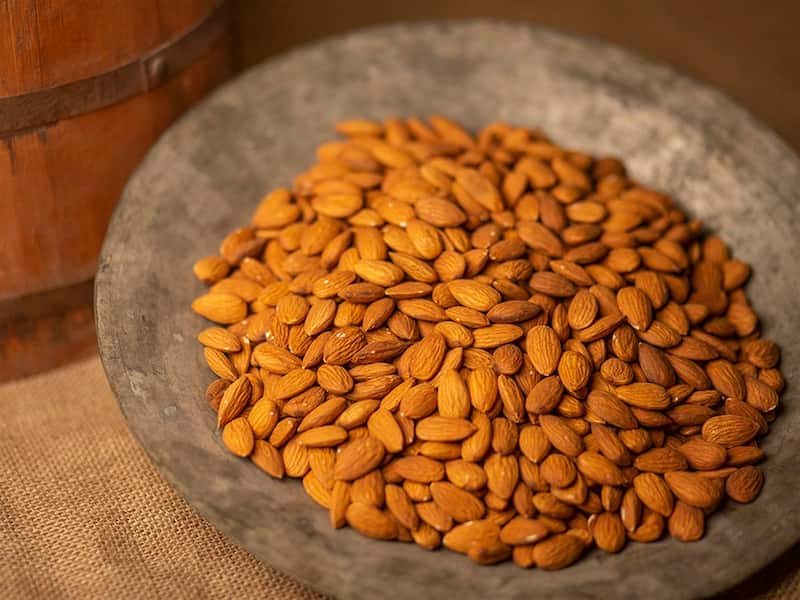 تصویر 4 از بادام مامایی اصفهان با مغز درشت و کیفیت تضمینی