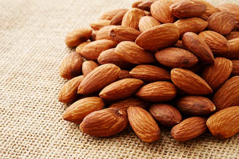 تصویر 3 از بادام مامایی درشت مرغوب با طعم طبیعی و تازه