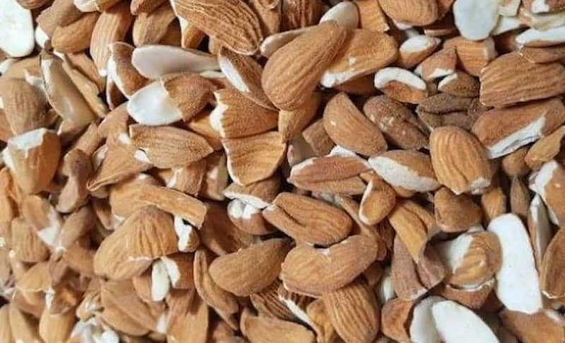 تصویر 1 از بادام مامایی شکسته درجه یک مناسب شیرینی پزی و صنایع غذایی