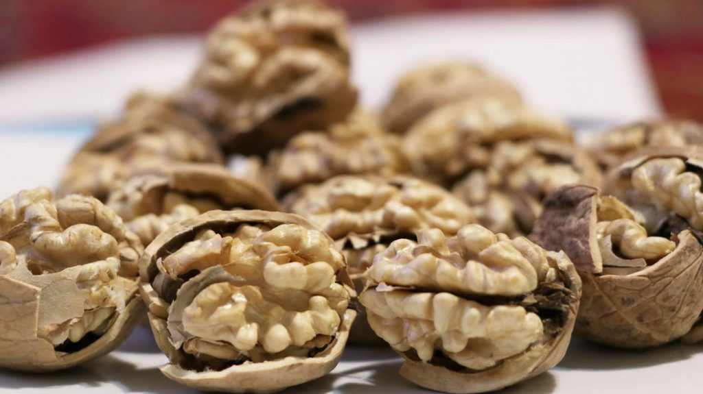 مغز گردو تویسرکان سالم مناسب مصارف روزانه و شیرینی پزی