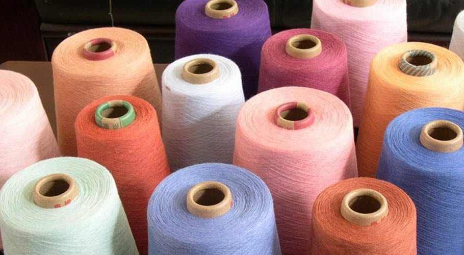 نخ اکریلیک مودال مقاوم با ظاهر درخشان و زیبا