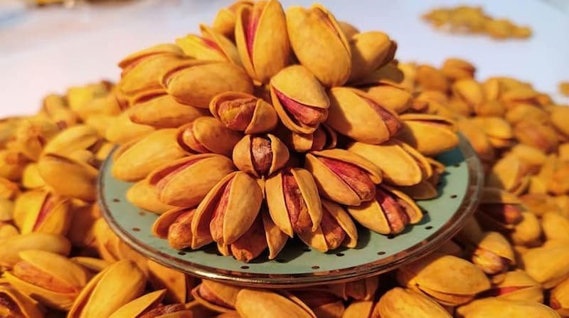 پسته اکبری زعفرانی مناسب بازار خشکبار لوکس