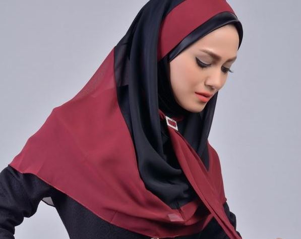 مقنعه کراواتی رنگی با تنوع رنگ و دوخت ظریف