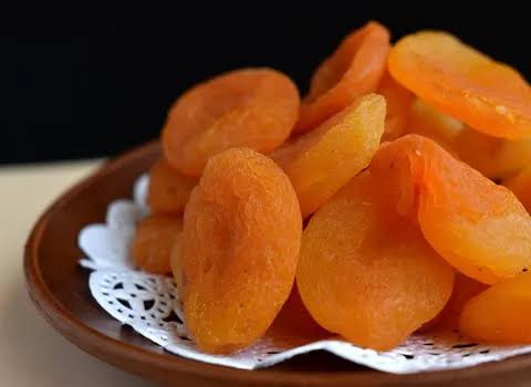 قیسی درجه یک ممتاز تهیه شده از زردآلو تازه