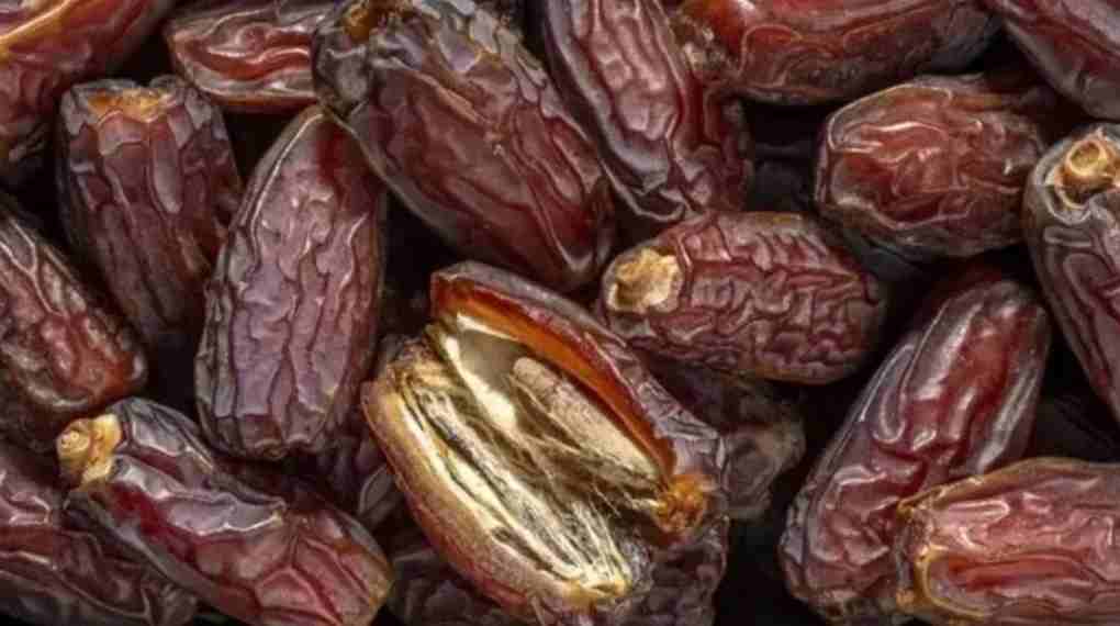 تصویر 3 از خرما خاصویی شیره دار با بافت نرم و شیرینی طبیعی