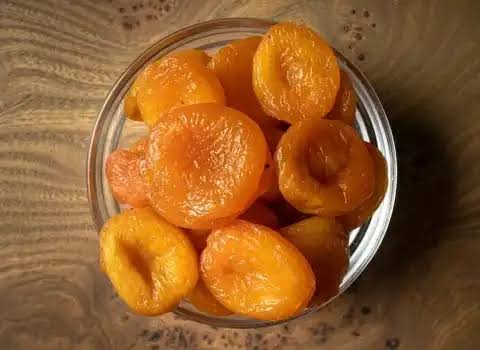 قیسی تیزابی نرم تهیه شده از زردآلوهای مرغوب ایرانی