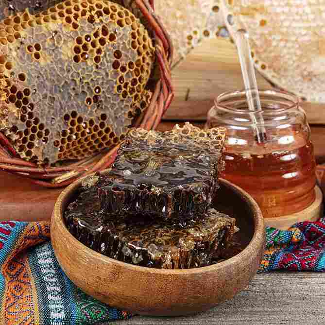 عسل وحشی کوهی ارگانیک  برداشت شده از مناطق بکر