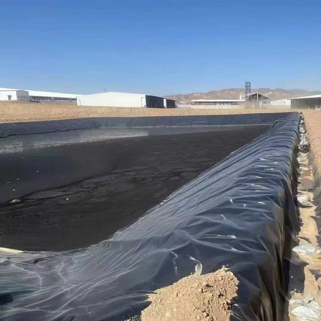 تصویر 1 از ورق ژئوممبران آتارفیل راهکاری برای کاهش هزینه های نگهداری سازه ها