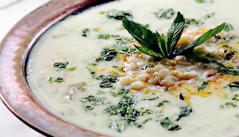 سبزی آش دوغ پاک شده با ترکیب متعادل سبزی های تازه