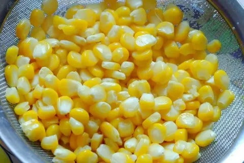 تصویر 1 از کنسرو ذرت سحر همراه خوشمزه انواع غذاها