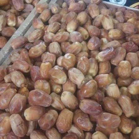 تصویر 1 از خرما زاهدی مشکین با ظاهر یکدست و شیرینی دلپذیر