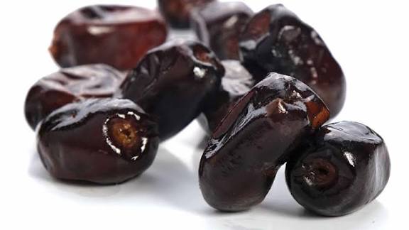 تصویر 3 از خرما مضافتی بم صادراتی با بافتی نرم و بسته‌بندی استاندارد