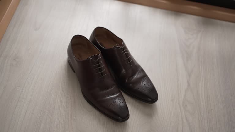 تصویر 2 از کفش چرم مردانه نوک تیز مناسب استایل مجلسی و شیک