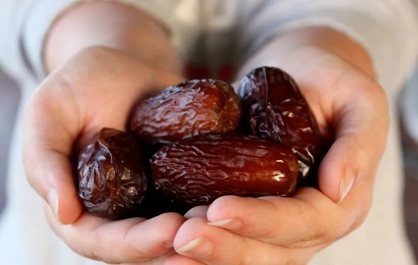 تصویر 4 از خرما مضافتی نامدار با شیرینی طبیعی و کیفیت ممتاز