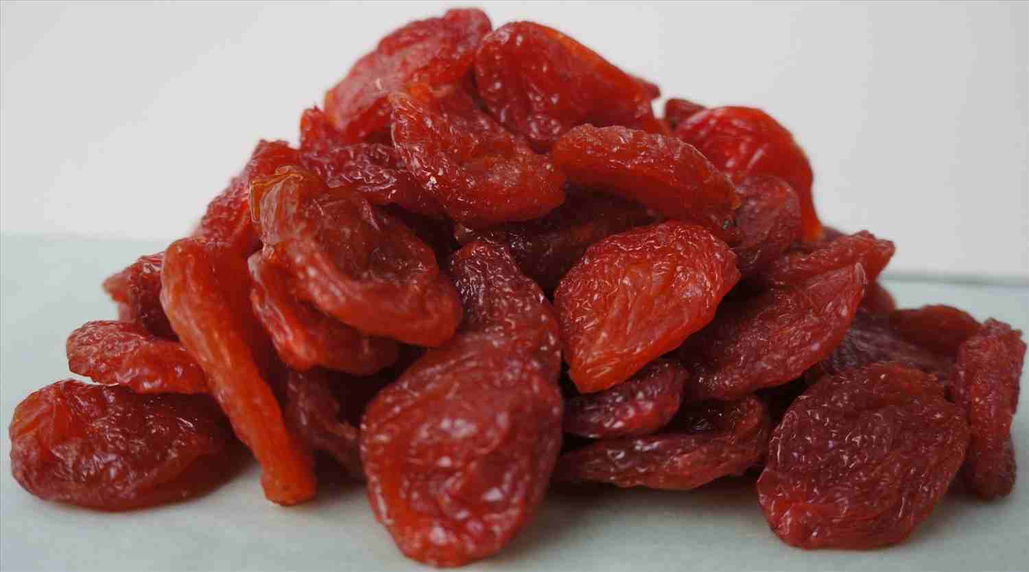 تصویر 1 از قیسی آلو قرمز با طعم ملس مناسب برای پذیرایی و میان وعده