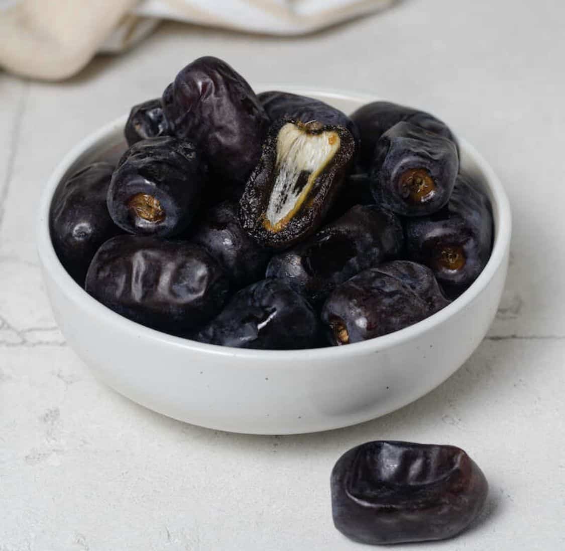 تصویر 3 از خرما مضافتی جعبه ای مناسب هدیه و پذیرایی رسمی