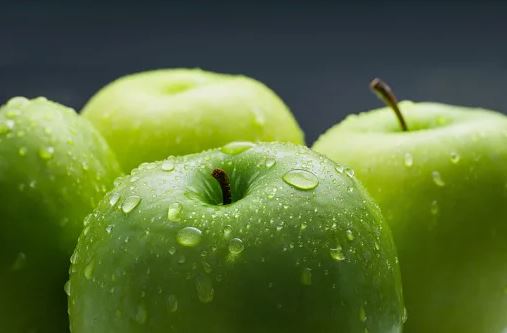 تصویر 4 از سیب سبز شیرین درجه یک با رنگ سبز درخشان و طعم دلپذیر