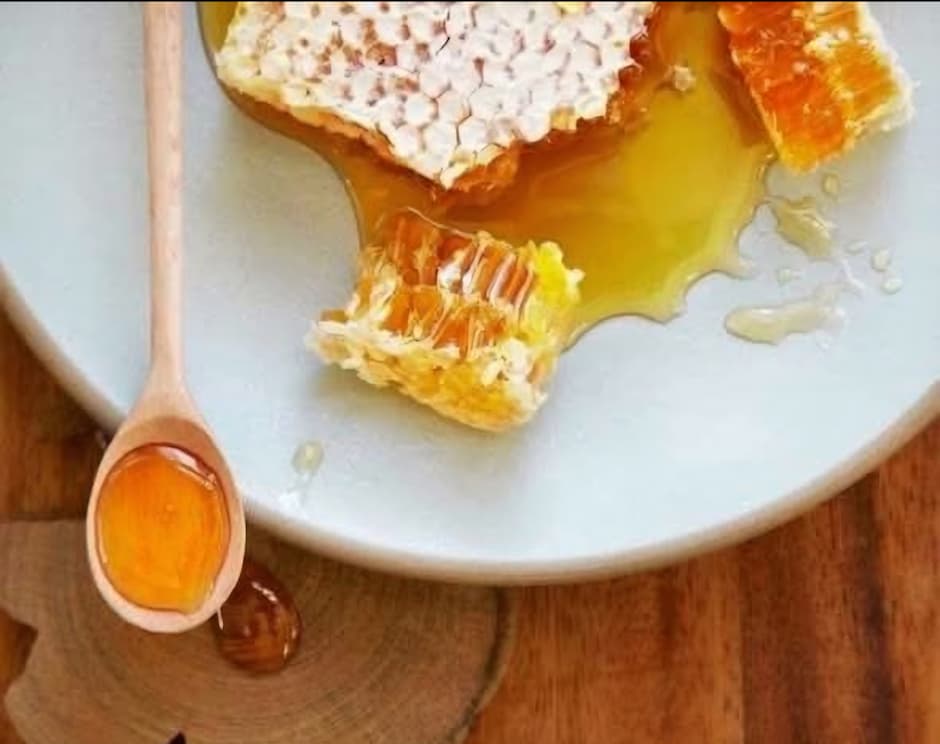 تصویر 2 از خرید نقدی عسل چهل گیاه هانیوا + تخفیف ویژه