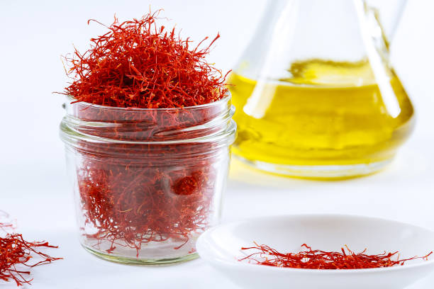 زعفران طبیعی خشک تهیه شده از بهترین کلاله ها