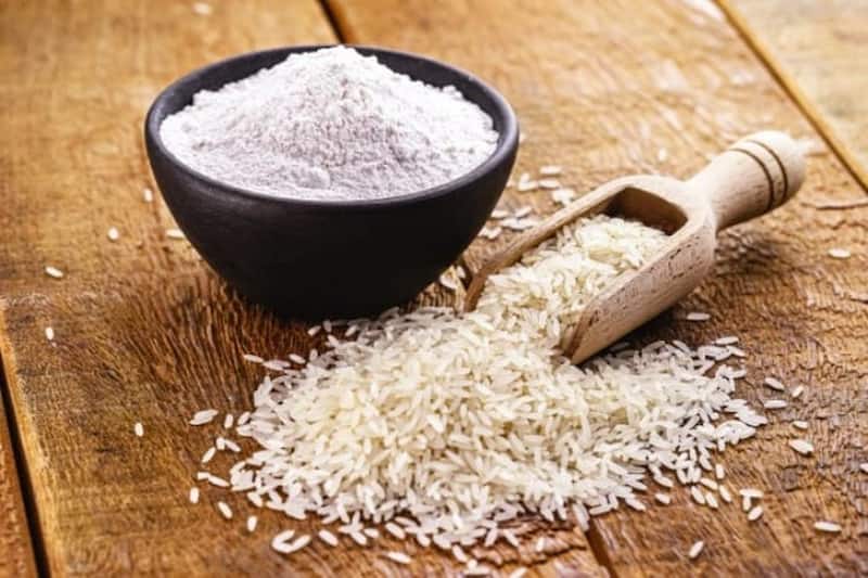 تصویر 2 از آرد برنج آی نور با بافت بسیار ریز مناسب تهیه انواع فرنی و شیرینی