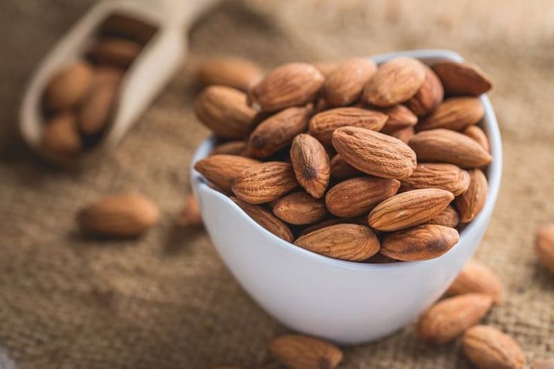 تصویر 1 از بادام مامایی پویا تازه و یکدست جهت مصارف آجیل و شیرینی پزی