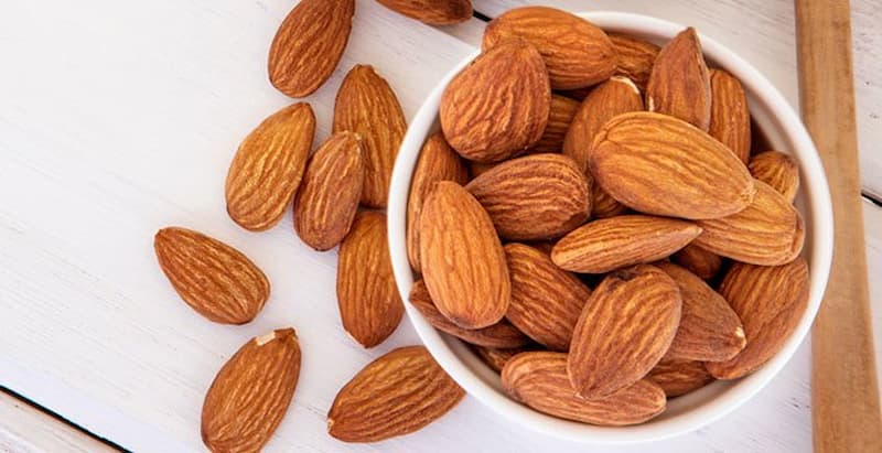 تصویر 1 از بادام مامایی دیرگل با مغز خوش طعم ویژه خرید عمده خشکبار
