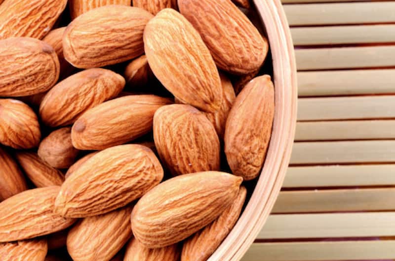 تصویر 1 از بادام مامایی درجه یک با پوسته خوش شکن و درصد چربی غنی ویژه بنکداران خشکبار