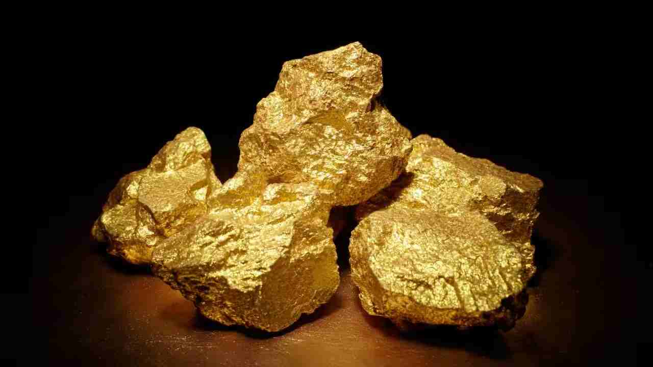 سنگ سیلیس طلا با ساختار کانی شناسی خاص و کیفیت متفاوت