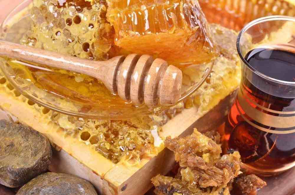 عسل وحشی کوهستان با شهد گل های کوهی متنوع