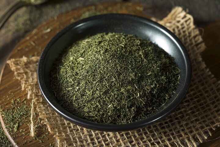 شوید خشک سرگل با دانه بندی ریز و ظاهر یکدست